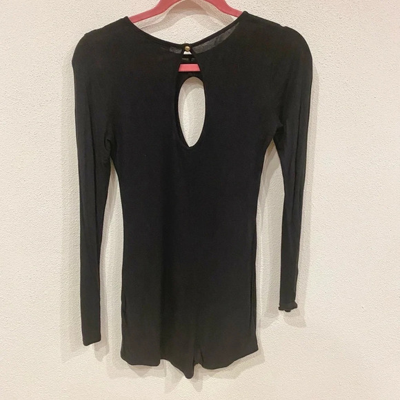 NEW Shinestar Cutout Long Sleeve Romper Size Medium - Picture 3 of 3